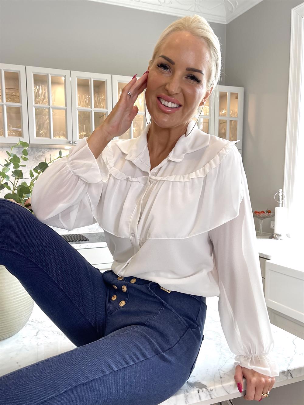 Chia - Tunikaskjorte i chiffon med flæser